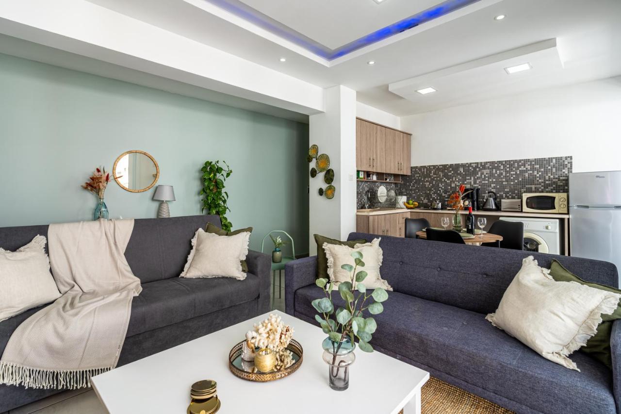 Beach Daze 1-Br Apt By Finikoudes Beach Larnaca Exterior photo